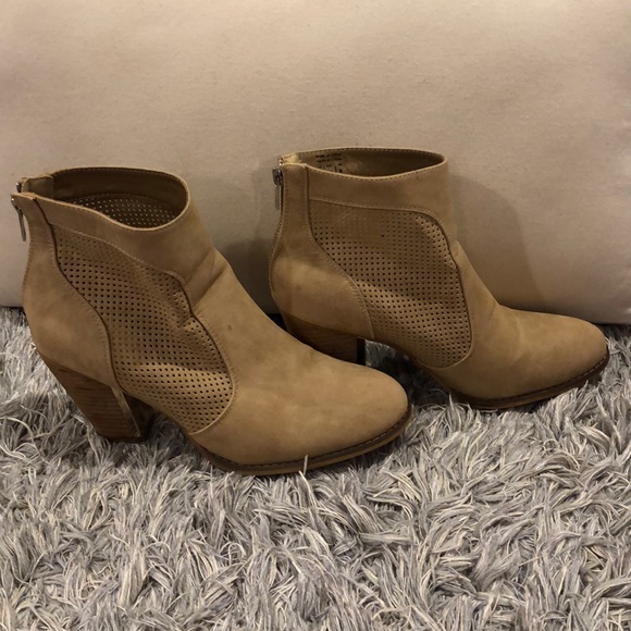 CALL IT SPRING Tan Mesh Detail Booties (Size 10) - Picture 6 of 7